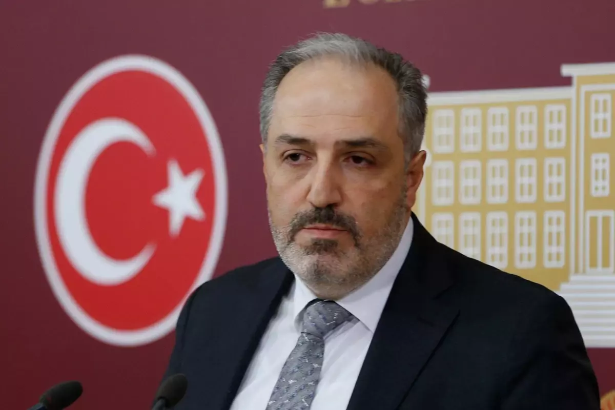 Mustafa Yeneroğlu, DEVA Partisi’nden istifa etti