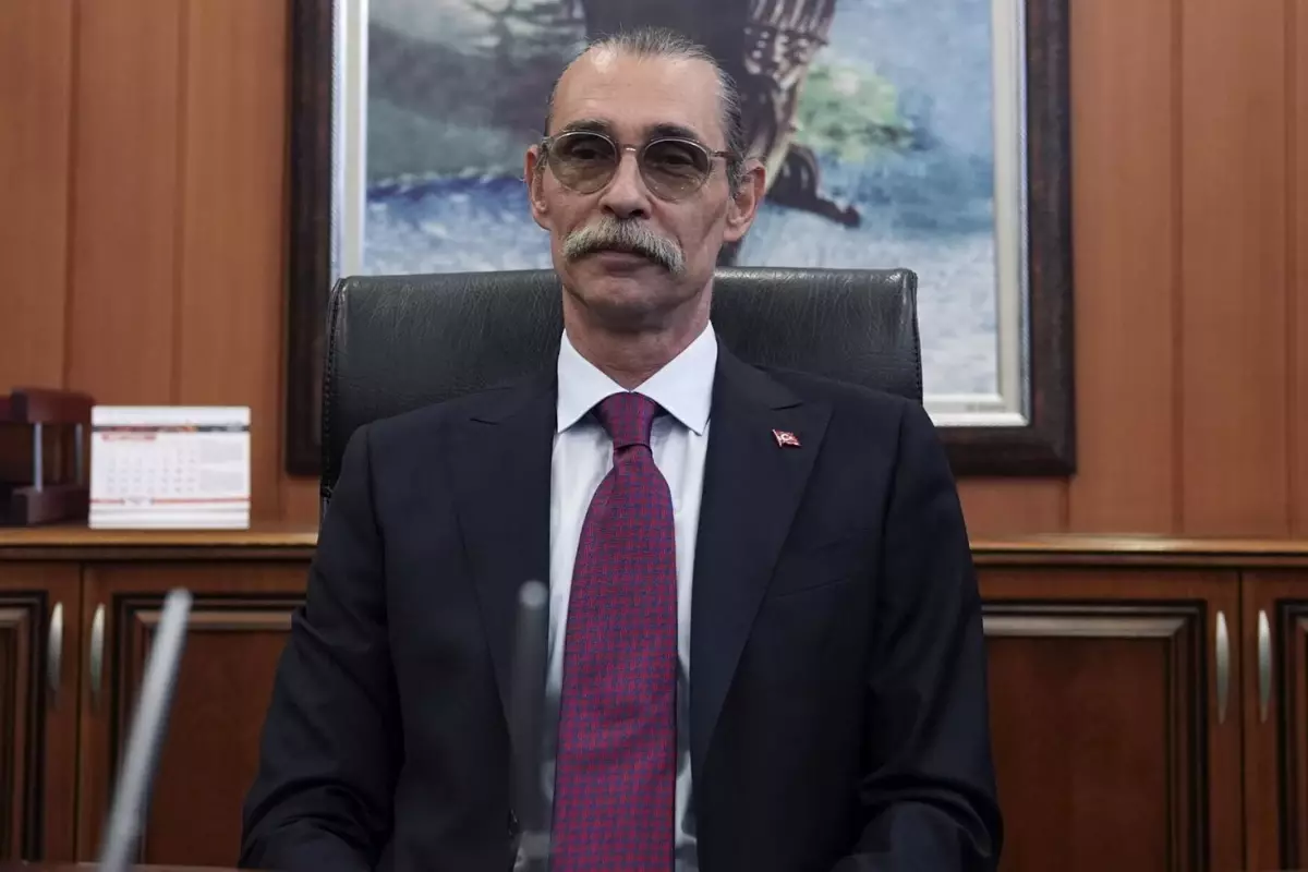 Erdal Beşikçioğlu, Türk siyaset tarihinde bir ilke imza atıyor! Ama olumlu anlamda değil