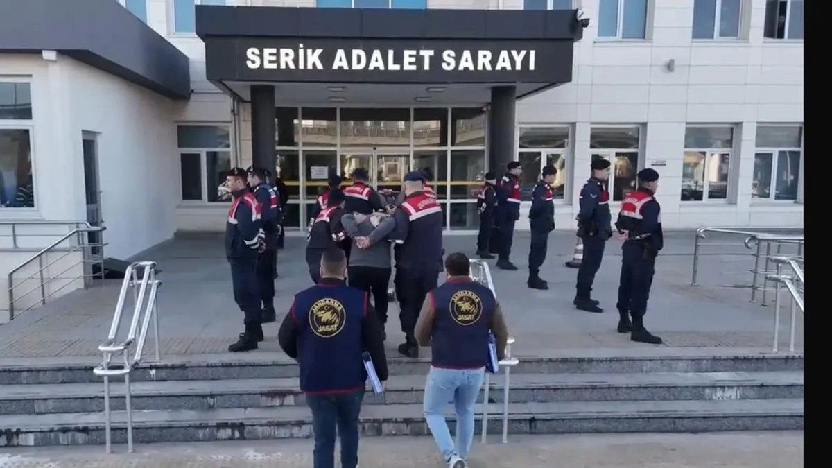 Jandarma’dan 7 ilde operasyon: 8 suç örgütü çökertildi
