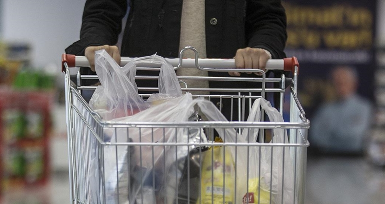 Rizeliler market alışverişine kayarak gidiyor: Gören şaşıp kalıyor