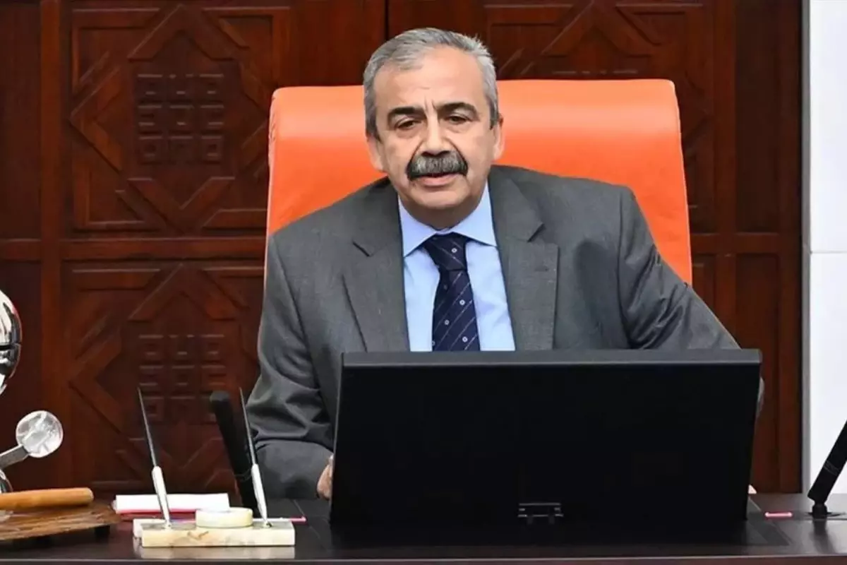 Siyasetçilerden Sırrı Süreyya Önder için taziye mesajları