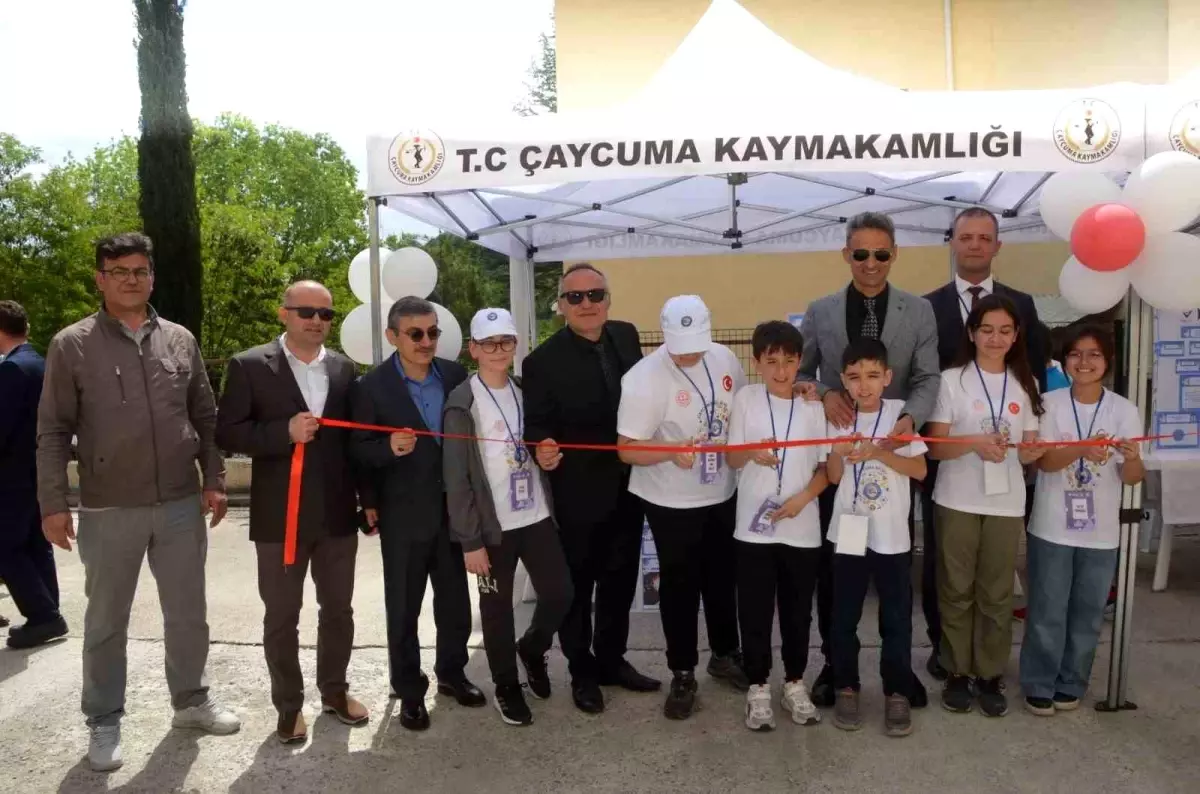 Çaycuma’da TÜBİTAK Bilim Fuarı Açıldı
